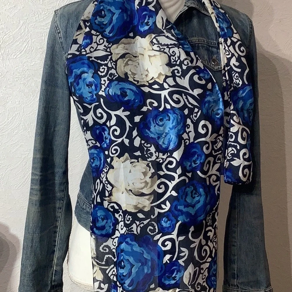 Chic & Unique - Blue & Cream lightweight silky feel Scarf - more than one use